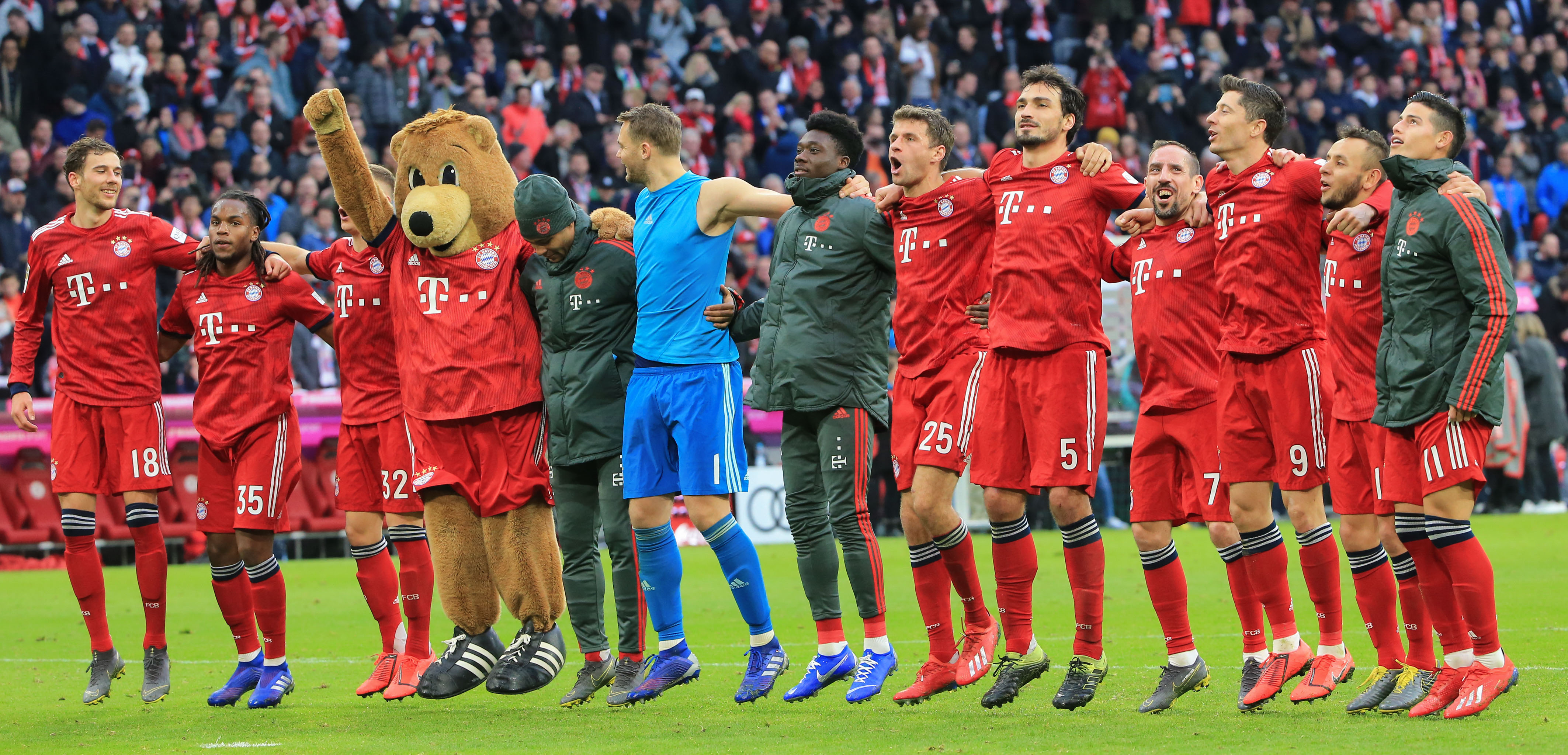 成都蓉城主帅徐正源获三年大合同，球队获亚冠资格，有望争夺双冠，球迷期待新赛季表现。（成都蓉城与主帅徐正源签三年长约，锁定亚冠席位冲击双冠，球迷热盼新赛季）