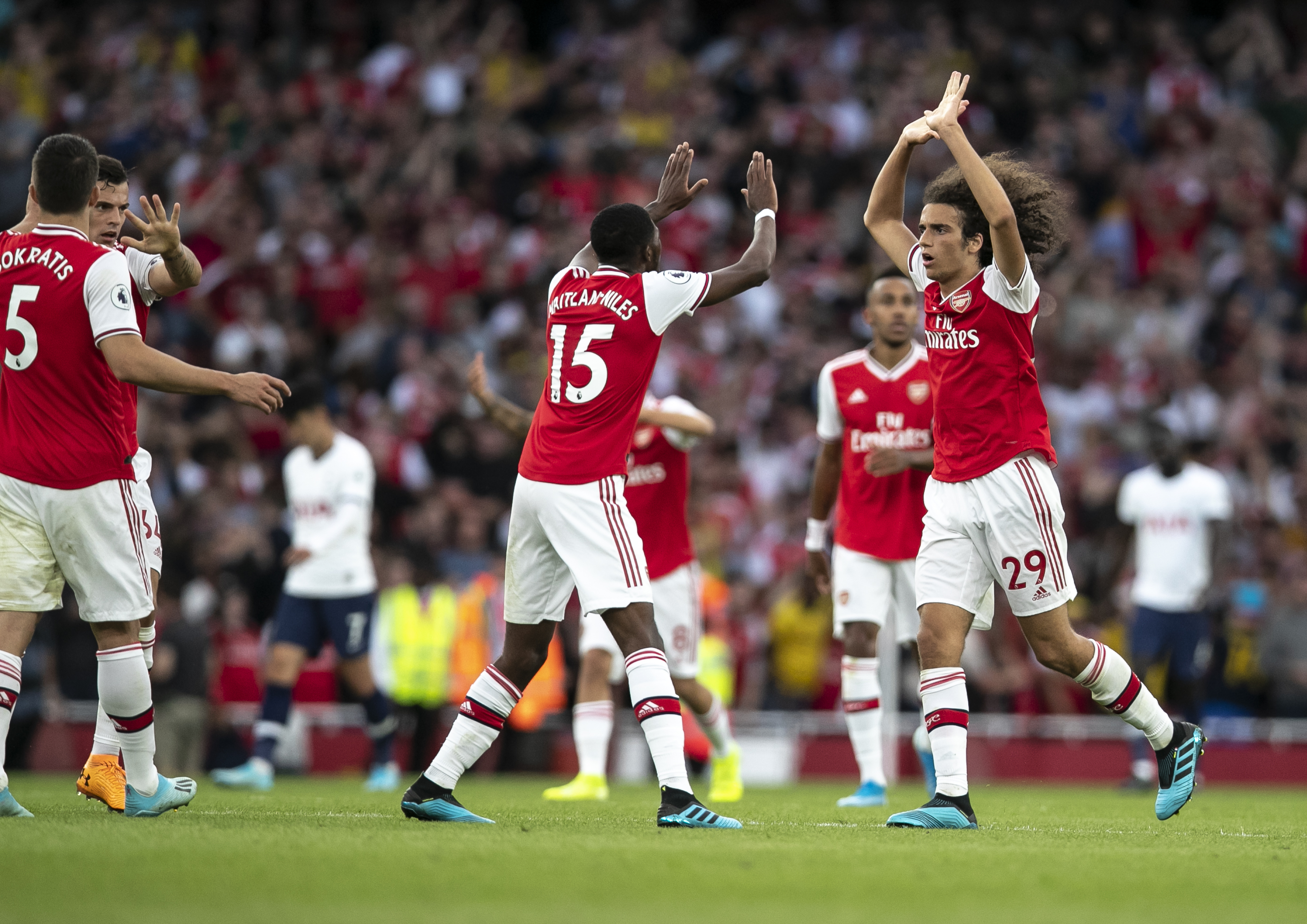 利雅得胜利客战新未来城体育：C罗PK拉卡泽特；菲利克斯首发（利雅得胜利客场挑战新未来城体育：C罗对决拉卡泽特，菲利克斯首发登场）