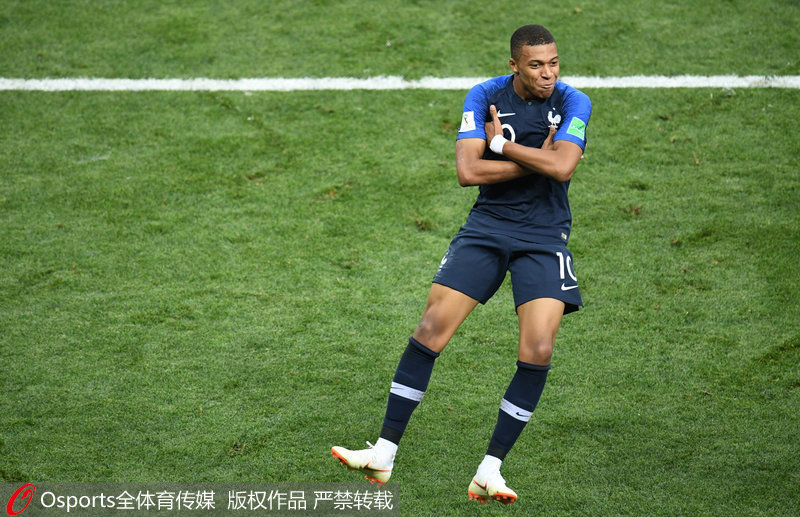 足球世界杯新晋黑马诞生，打法凶猛引世界关注