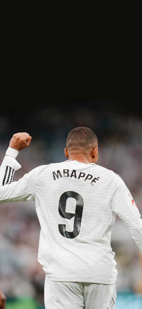 尤文图斯与利物浦有意邀请格纳布里明年夏天加盟（格纳布里获尤文、利物浦青睐 或于明夏加盟）