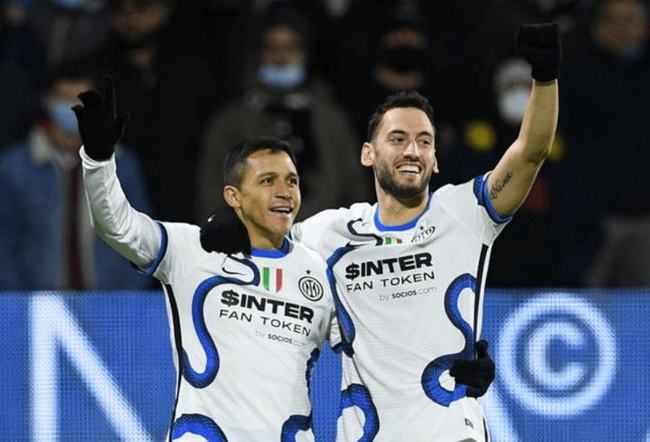 媒体人：跨年制度是迟早要考虑的，跨了才能真正融入世界体系（媒体人：跨年赛制势在必行，迈过去方能融入全球体系）